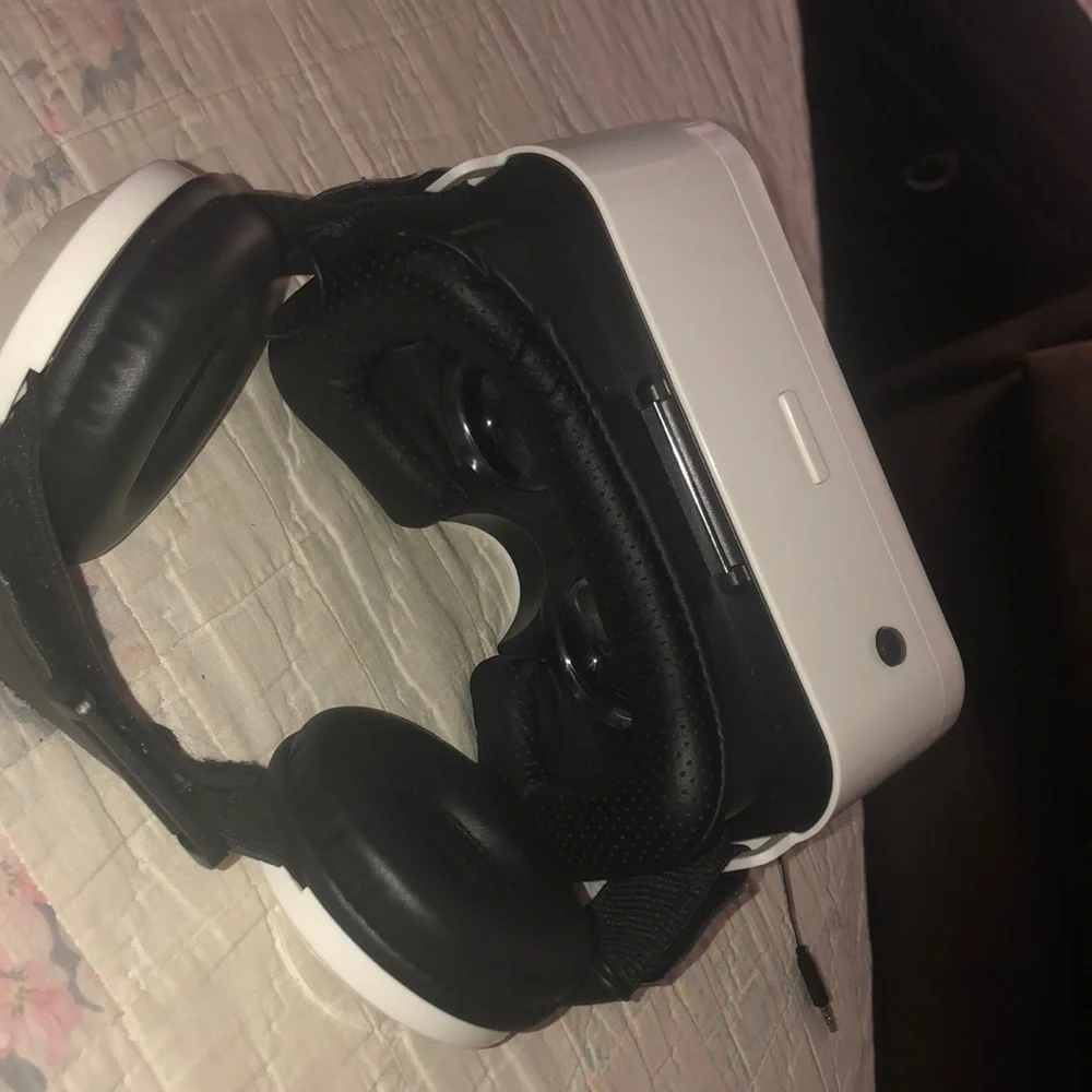 VR HEADSET + Headphones